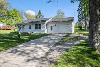 445 E Cherry St, Fremont, MI 49412