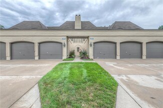 6743 W 108th Terrace, Leawood, KS 66211