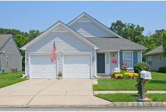 123 Blue Heron Dr, West Deptford, NJ 08086