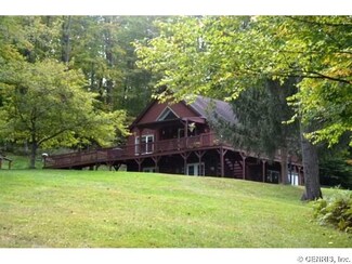 7021 Lawyer Rd, Naples, NY 14512