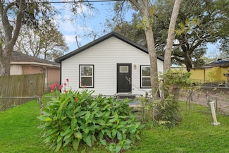 1509 Stanton Dr, Alvin, TX 77511