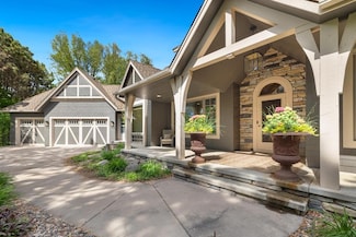 3565 Crestmoor Dr, Woodbury, MN 55125