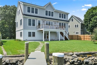 175 Middlebridge Rd, Wakefield, RI 02879
