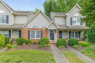 241 N Hill Ln, Chesapeake, VA 23322