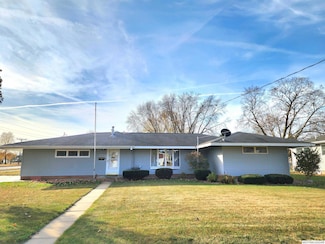 1469 E State St, Mason City, IA 50401