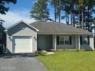 155 Pecan Grove Dr, Aberdeen, NC 28315