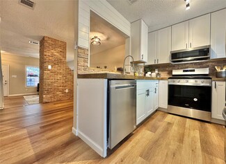 1411 Gracy Farms Ln Unit 130, Austin, TX 78758
