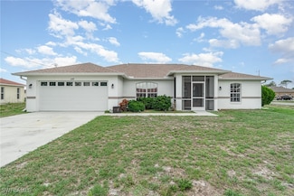 879 Rue Labeau Cir, Fort Myers, FL 33913