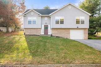 656 Edwardian Ln, Waynesboro, VA 22980