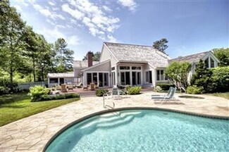 3 Teal Cir, Mashpee, MA 02649