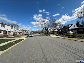 66 Lexington Ave, Rochelle Park, NJ 07662