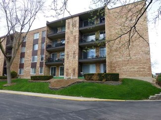 500 W Huntington Commons Rd Unit 148, Mount Prospect, IL 60056