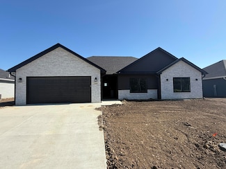 3420 Jagged Leaf Dr, Columbia, MO 65202
