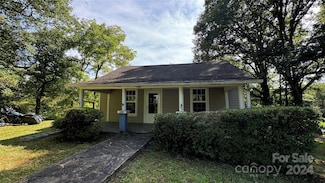 138 Jolly Rd, Old Fort, NC 28762