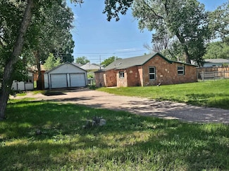 615 W 7th St, Cheyenne, WY 82007