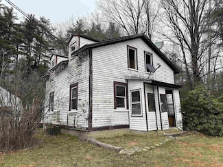 57 Ashuelot St, Winchester, NH 03470
