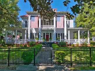 704 3rd St SW, Moultrie, GA 31768