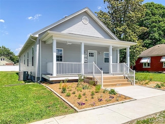 526 State St, Dupo, IL 62239