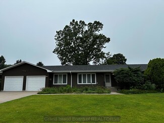 1416 Sheridan Place, Grand Island, NE 68803