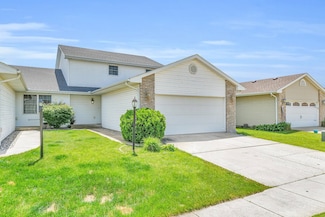3507 Boulder Ridge Dr, Champaign, IL 61822