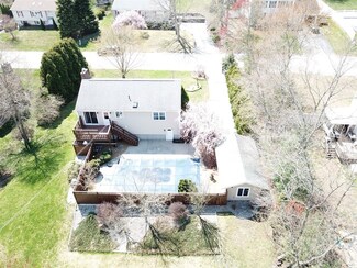 12 Susan Dr, Dudley, MA 01571