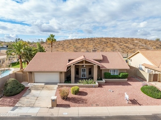 1017 E Grandview Rd, Phoenix, AZ 85022