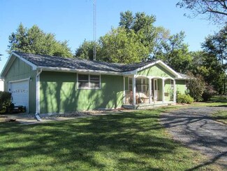 395 E Iroquois St, Sheldon, IL 60966