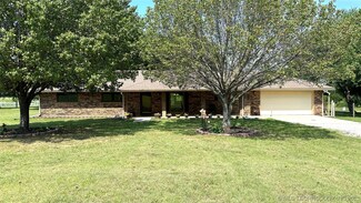 5880 Hedges Rd, Ardmore, OK 73401