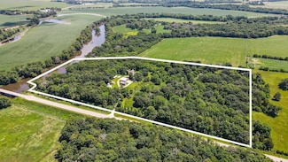 14574 Packard Ave, Clarksville, IA 50619