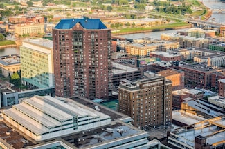400 Walnut St Unit 201, Des Moines, IA 50309