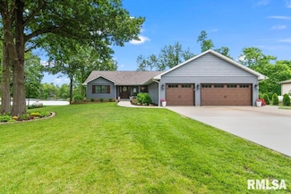59 Miller Ln, Taylorville, IL 62568