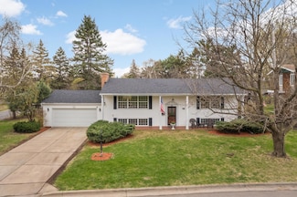 3308 E Gate Rd, Saint Anthony, MN 55418