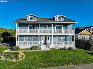 3073 Lincoln Ave SW, Bandon, OR 97411
