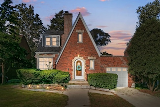 530 Byrd Rd, Riverside, IL 60546