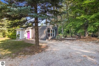 9484 Cedar Run Rd, Traverse City, MI 49684