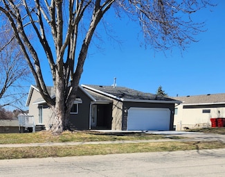 4417 3rd St NW, Rochester, MN 55901