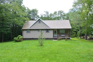 110 Elderberry Dr, Moscow, PA 18444