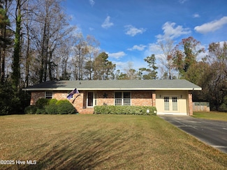 88 Country Club Rd, Whiteville, NC 28472