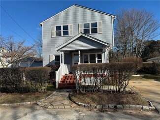 4 Berkeley St, West Warwick, RI 02893
