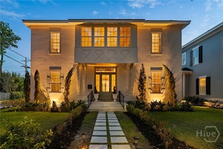 723 E Victory Dr, Savannah, GA 31405