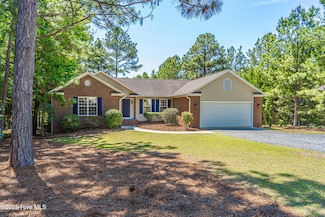 4 Fur Ct E, Pinehurst, NC 28374