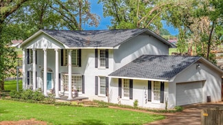 2006 Highland Cir, Muscle Shoals, AL 35661