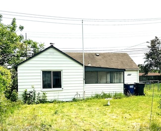 8632 Fremont St, Westland, MI 48185