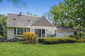 2575 Lake Elmo Ave N, Lake Elmo, MN 55042