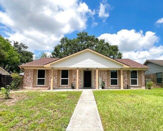9015 Stone Brook Ln, Houston, TX 77040