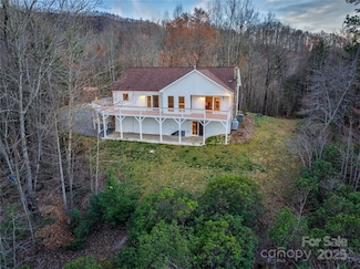 3675 Chetola Dr, Lenoir, NC 28645