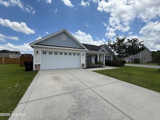 100 Stonewater Ln, Jacksonville, NC 28546