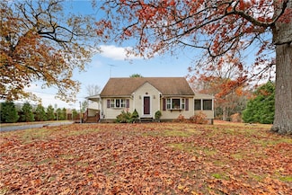 77 Chestnut Hill Rd, Chepachet, RI 02814