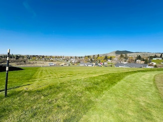 435 S Skyline St, Tekoa, WA 99033