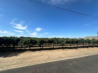 4910 E Clarksdale Rd, Acampo, CA 95220